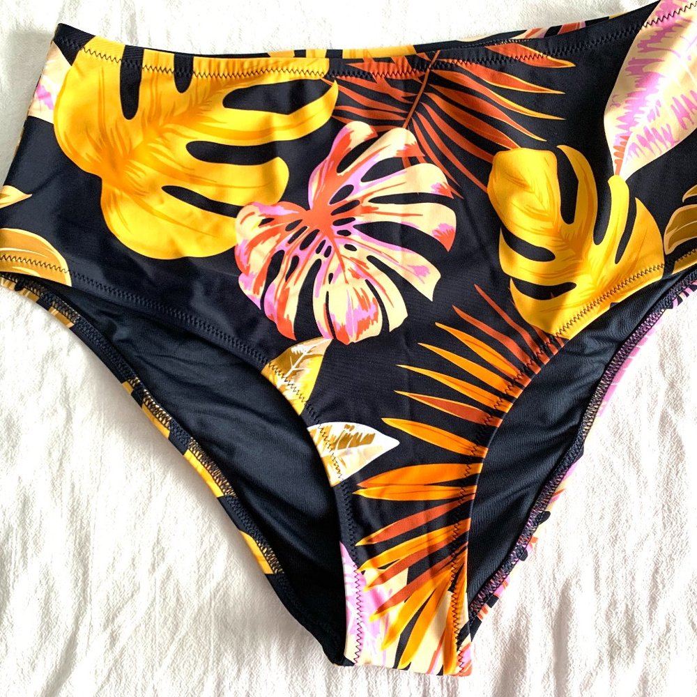 New XXL Bikini Bottom Tropical Print.